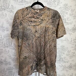 Mossy Oak camouflage Tshirt in brush pattern